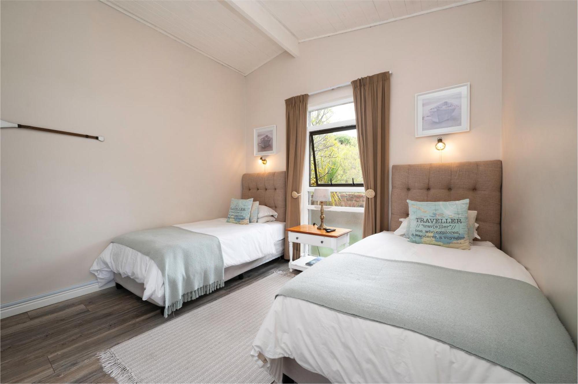 Admirals Lodge Guest House And Brightways Self Catering Apartments Порт Елизабет Екстериор снимка