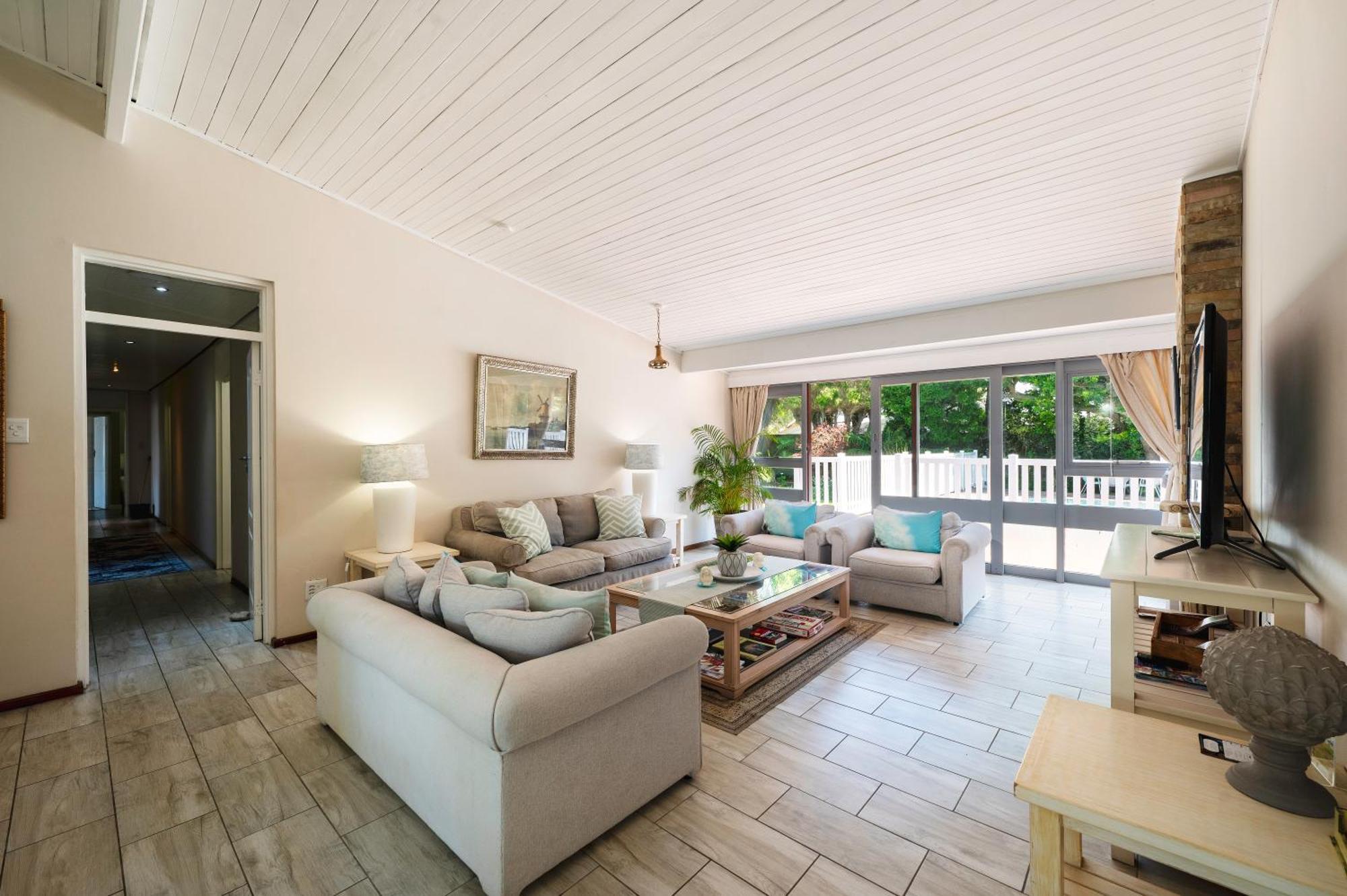 Admirals Lodge Guest House And Brightways Self Catering Apartments Порт Елизабет Екстериор снимка