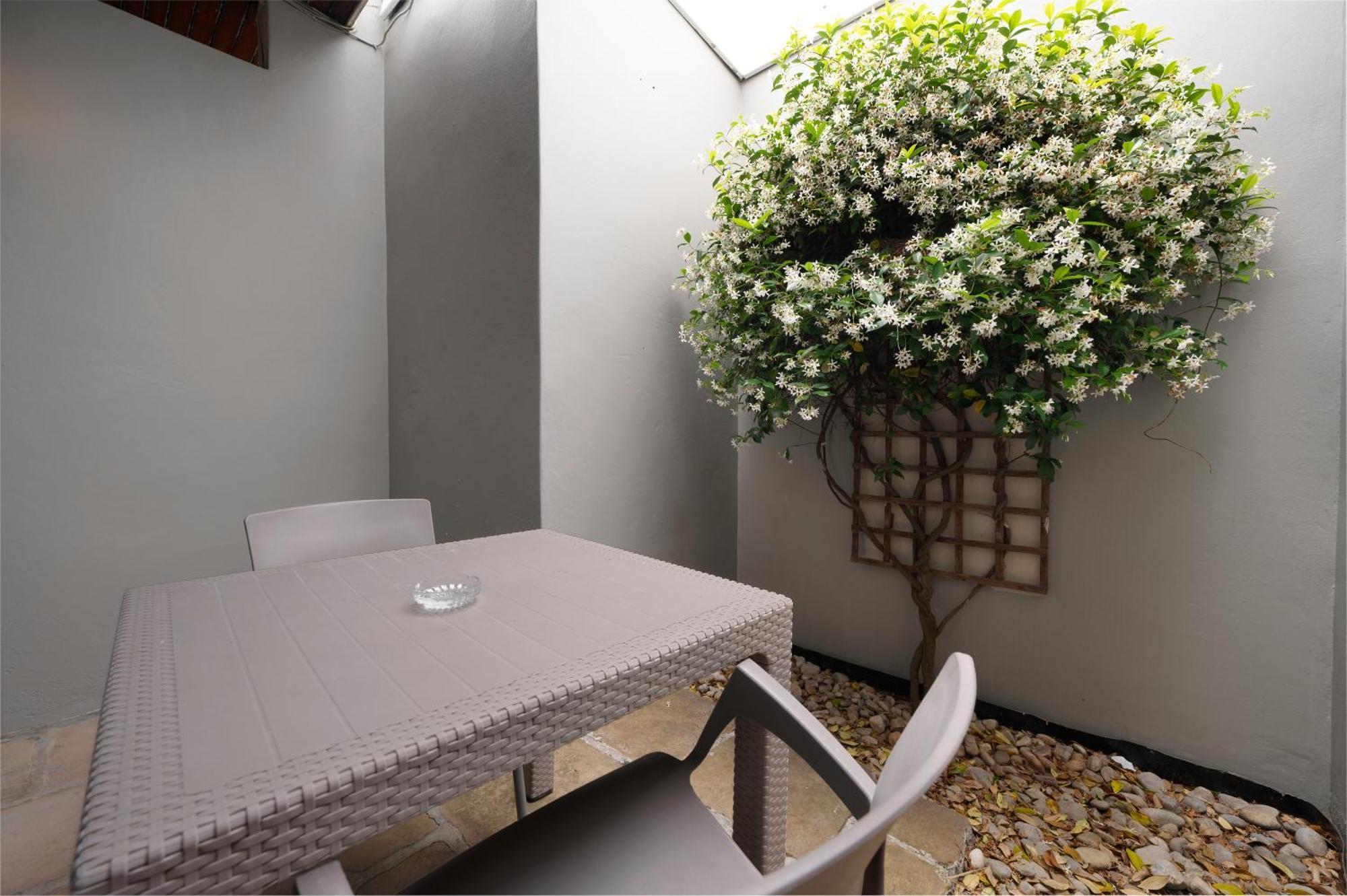 Admirals Lodge Guest House And Brightways Self Catering Apartments Порт Елизабет Екстериор снимка