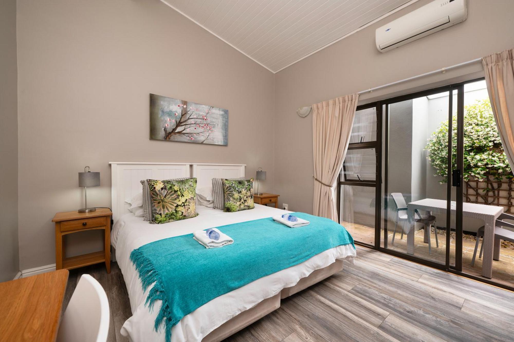Admirals Lodge Guest House And Brightways Self Catering Apartments Порт Елизабет Екстериор снимка