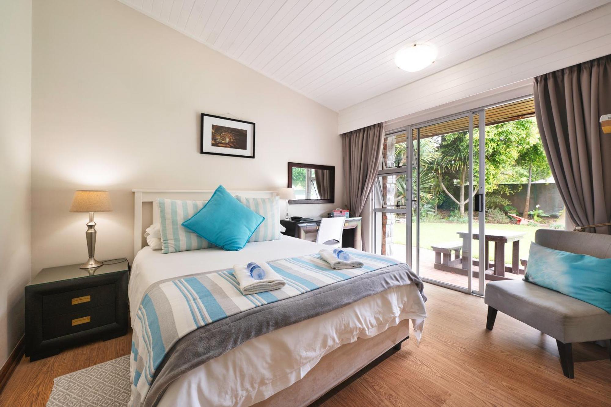 Admirals Lodge Guest House And Brightways Self Catering Apartments Порт Елизабет Екстериор снимка