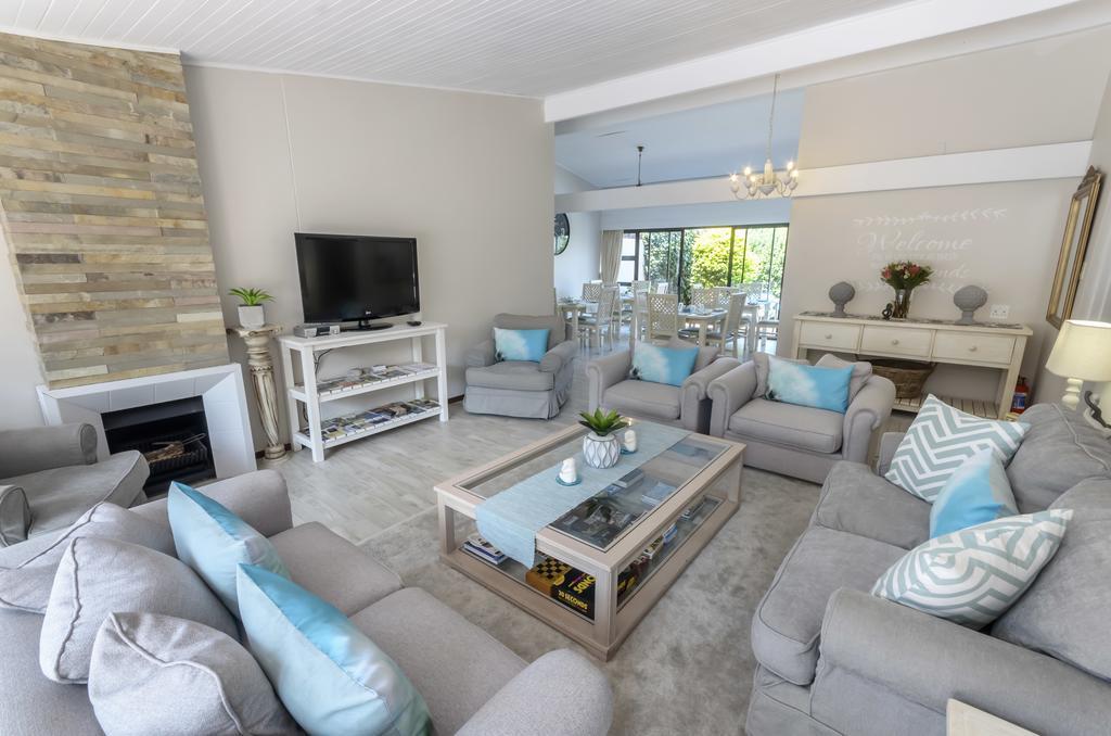Admirals Lodge Guest House And Brightways Self Catering Apartments Порт Елизабет Екстериор снимка