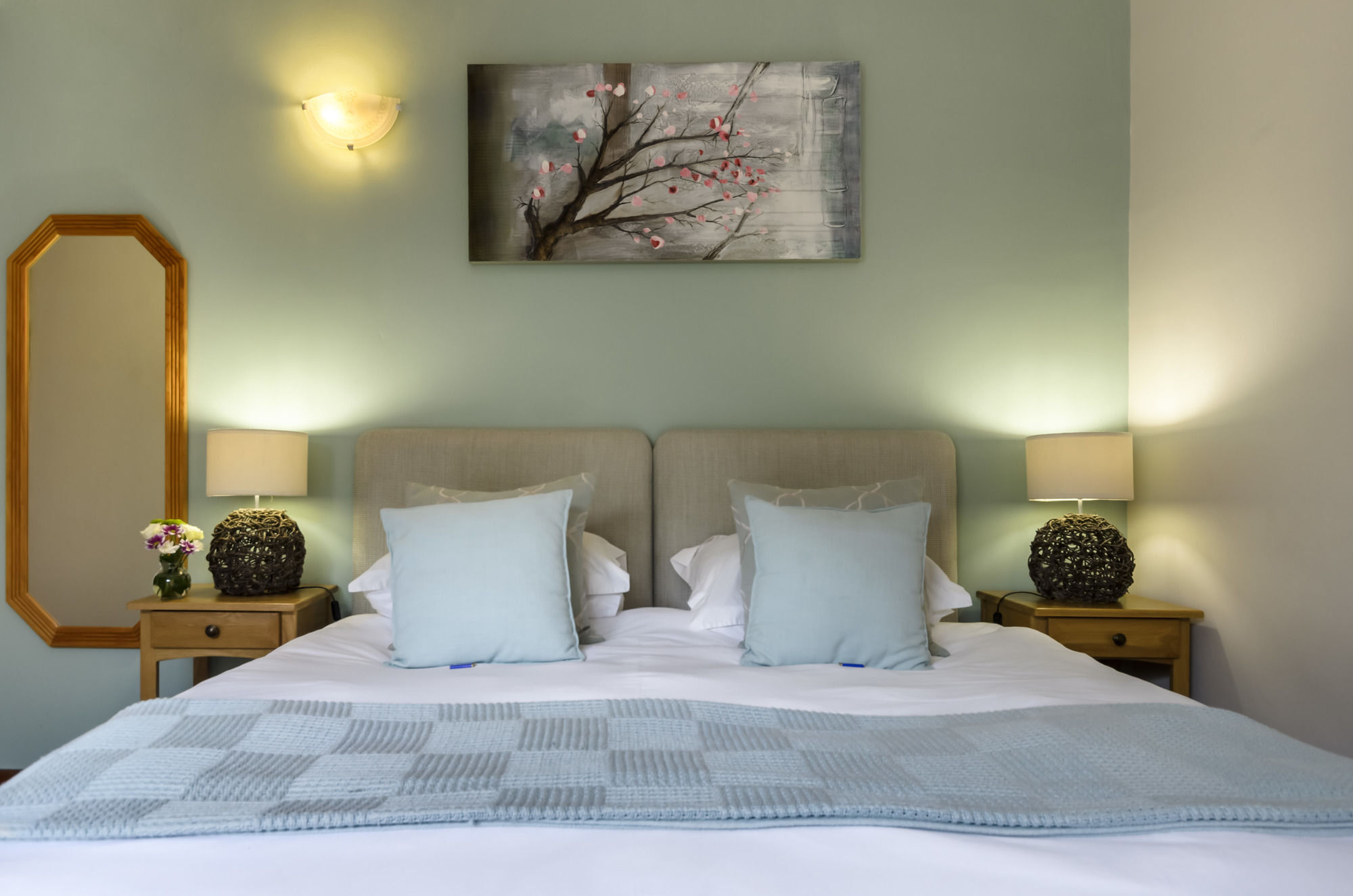 Admirals Lodge Guest House And Brightways Self Catering Apartments Порт Елизабет Екстериор снимка