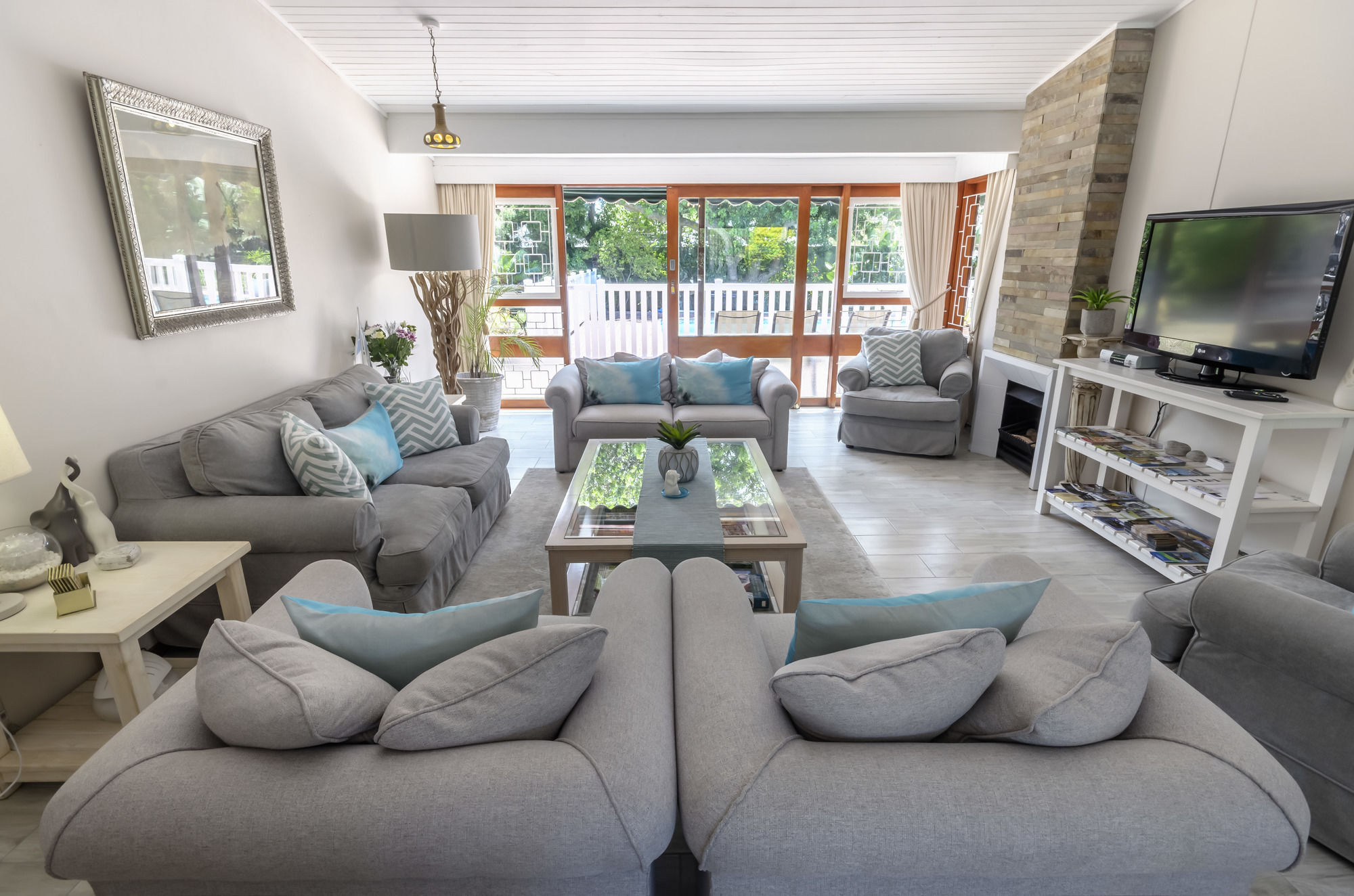 Admirals Lodge Guest House And Brightways Self Catering Apartments Порт Елизабет Екстериор снимка